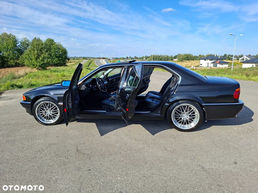 BMW Seria 7 740iL - 11