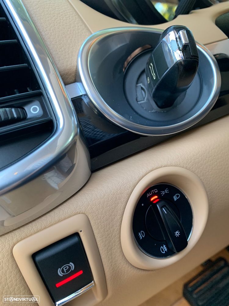 Porsche Cayenne - 27