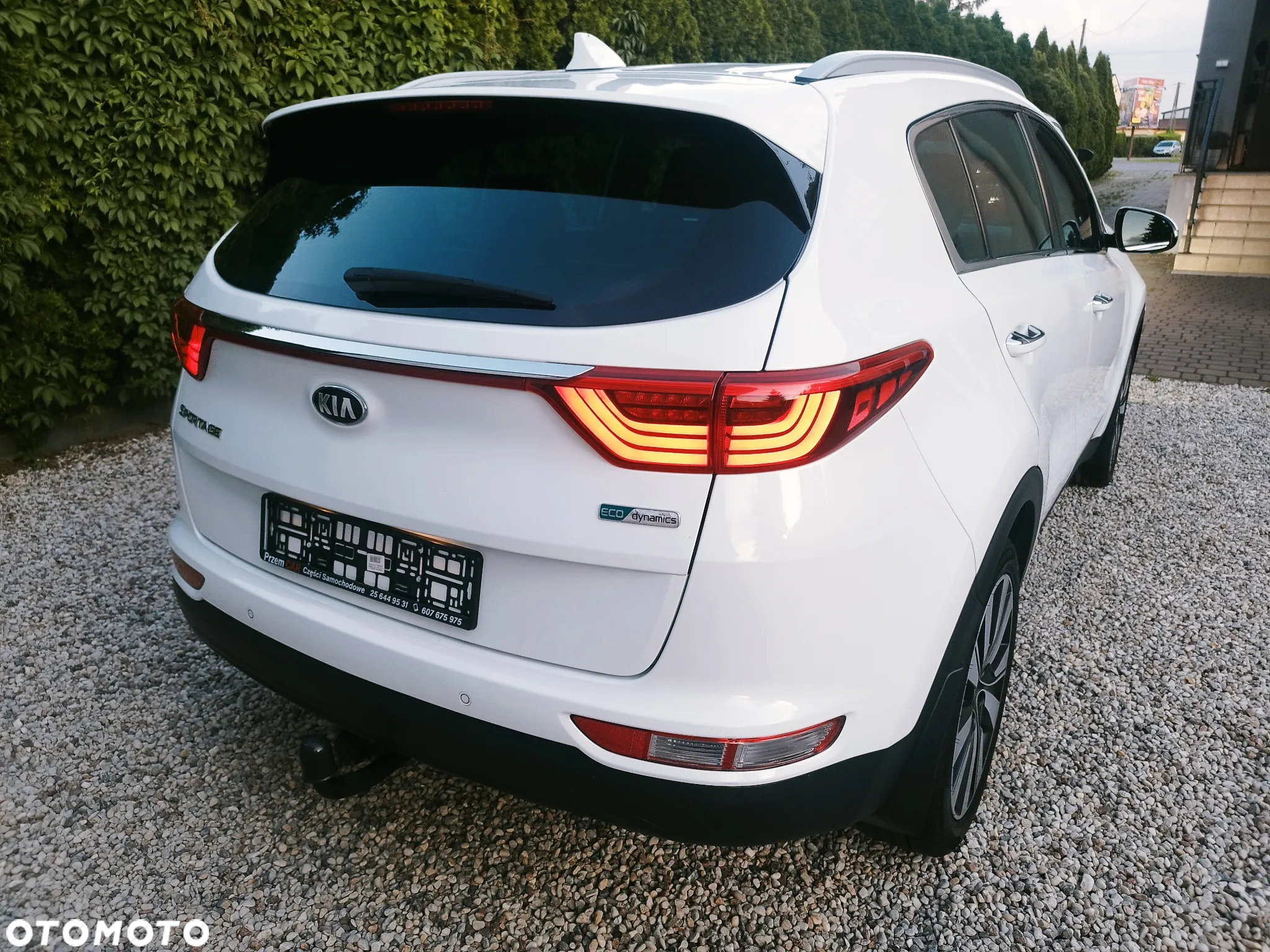 Kia Sportage 1.7 CRDI 2WD Dream-Team Edition - 3