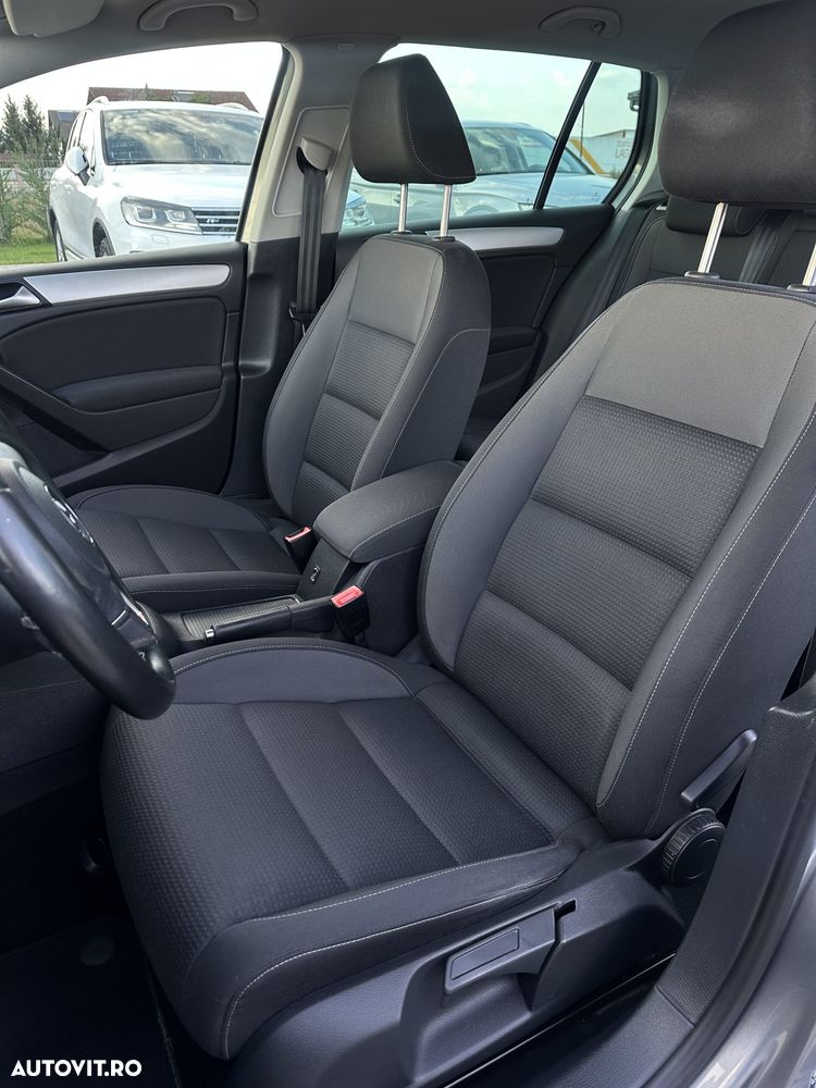 Volkswagen Golf 2010 photo 4