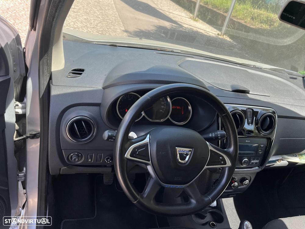 Dacia Lodgy 1.2 TCe Confort 7L - 8
