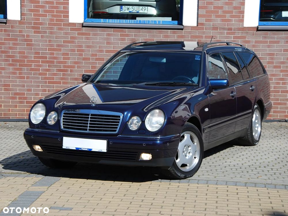 Mercedes-Benz Klasa E 320 T 4-Matic Avantgarde - 26