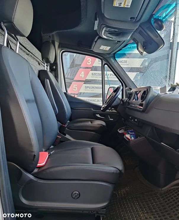 Mercedes-Benz Sprinter - 4