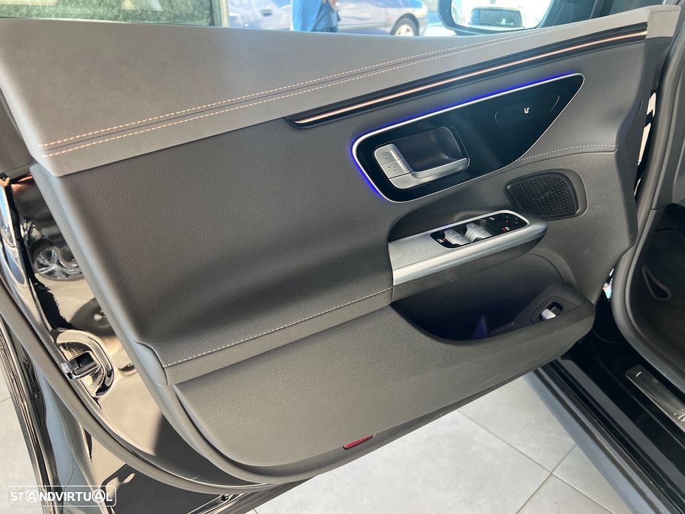 Mercedes-Benz EQE 300 Electric Art - 11