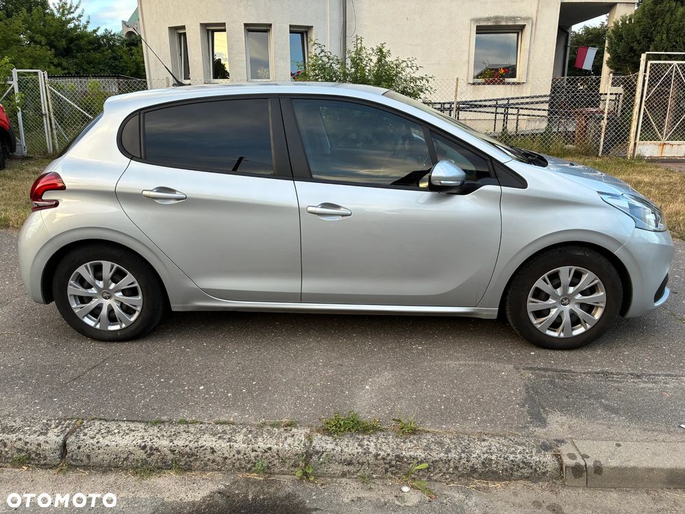 Peugeot 208 - 3