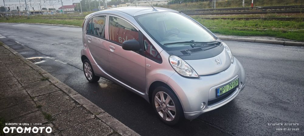 Peugeot iOn Active - 1