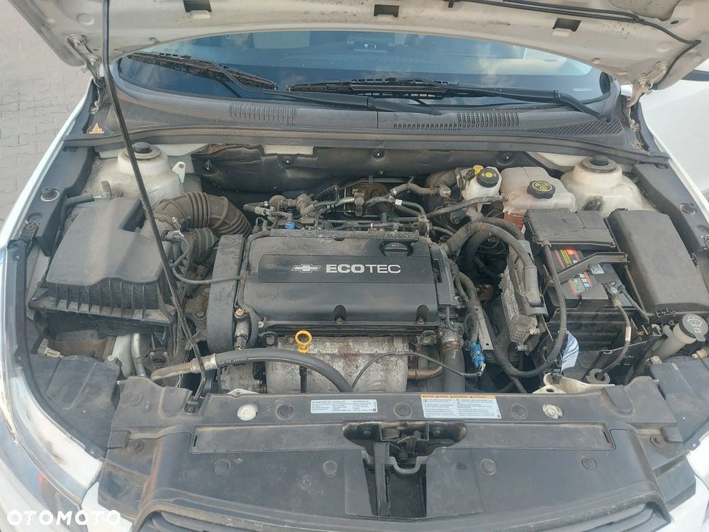 Chevrolet Cruze 1.6 LS - 13