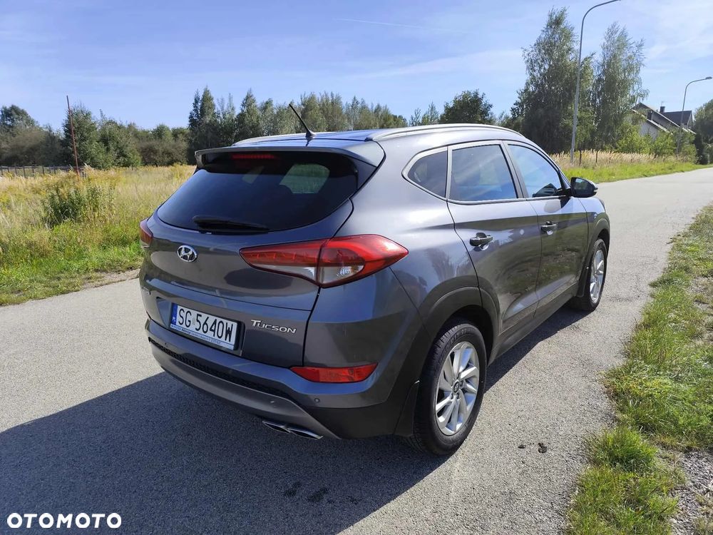 Hyundai Tucson 2.0 CRDI BlueDrive Comfort 2WD - 32