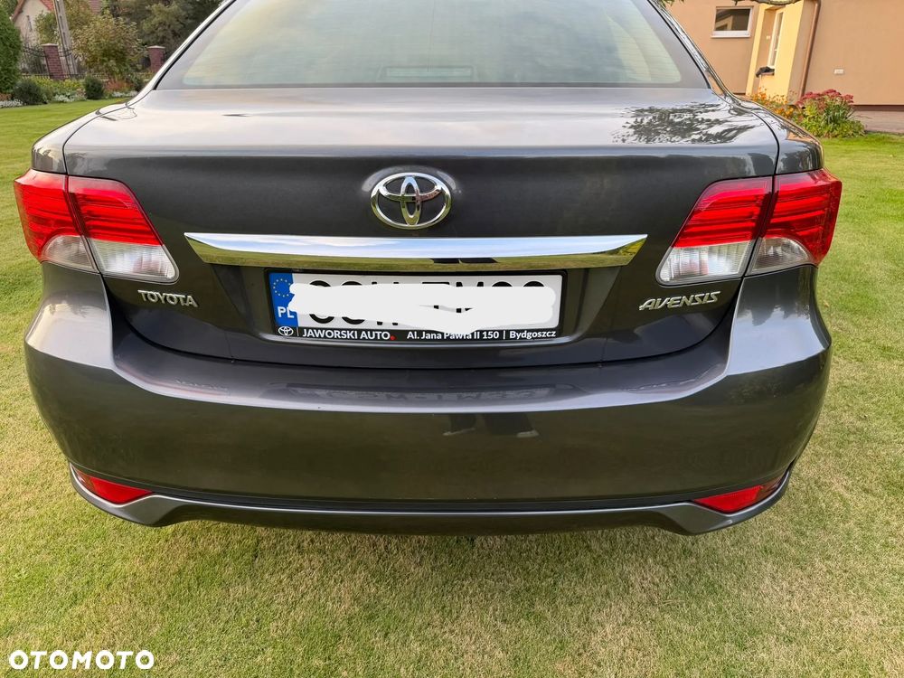 Toyota Avensis - 12