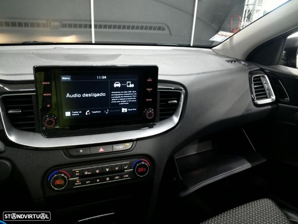 Kia Ceed SW 1.6 CRDi MHEV Drive+SRF - 6