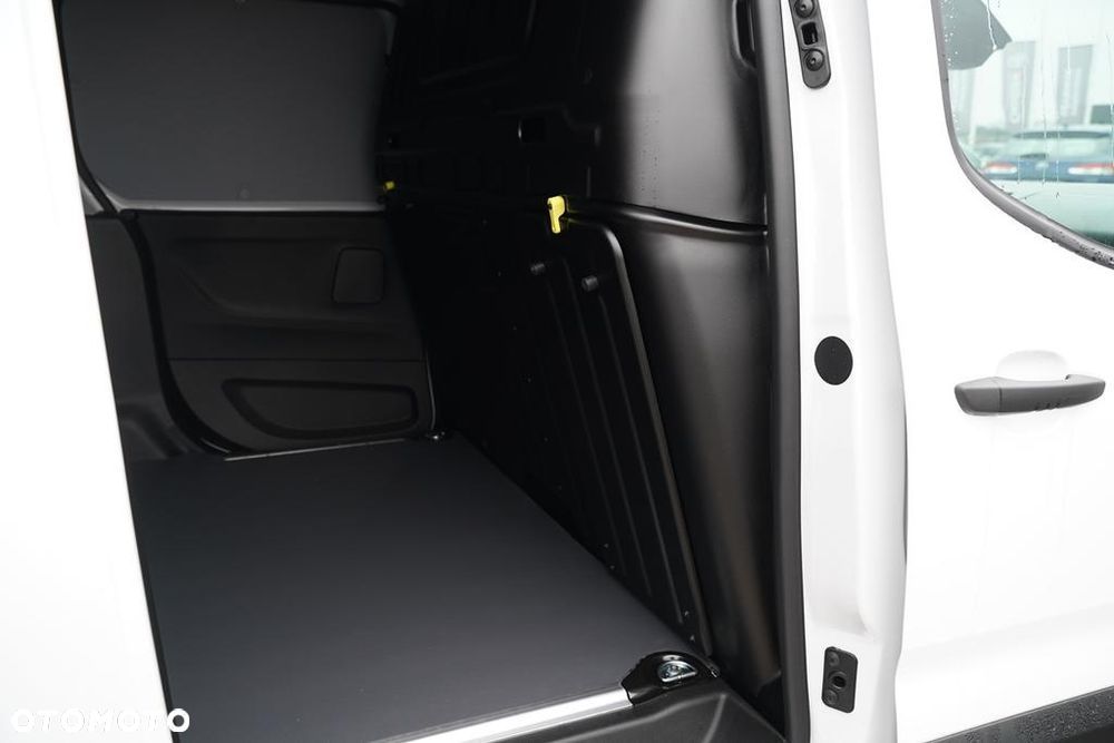 Toyota Proace City 1.5 D-4D Long 2,3t Active - 14