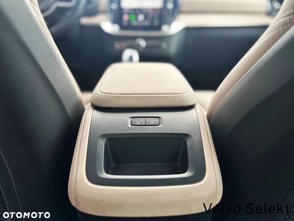 Volvo XC 90 - 23
