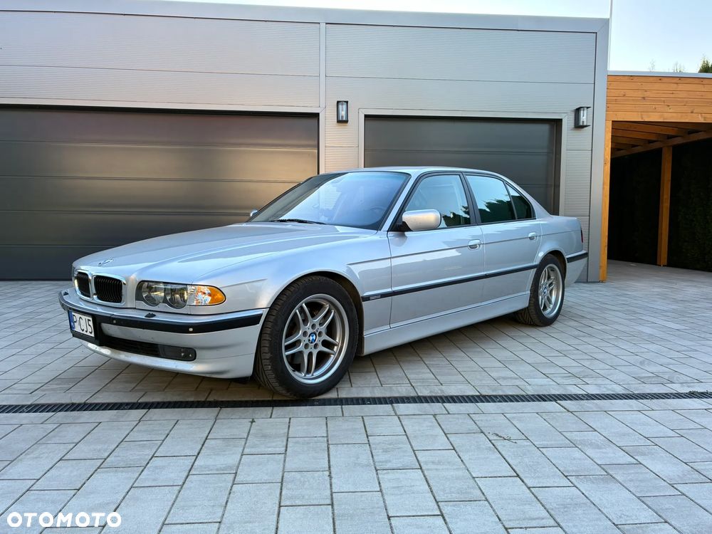 BMW Seria 7 740i - 1
