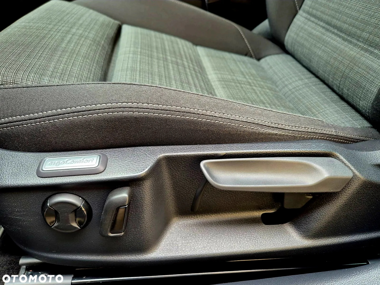 Volkswagen Passat 2.0 TSI Business DSG - 30