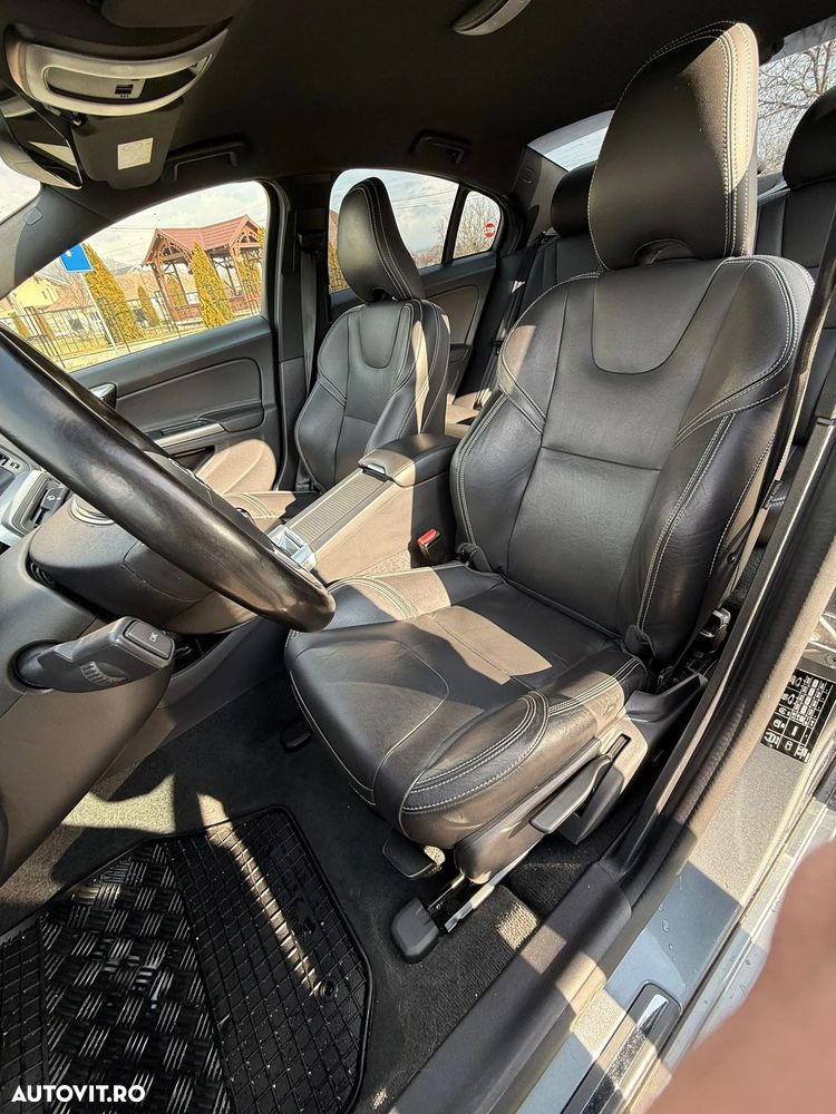 Volvo S60 D2 Momentum - 8