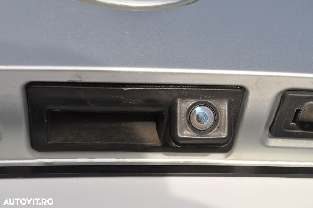 Volkswagen Passat Variant 2.0 TDI Blue TDI DSG Highline - 19