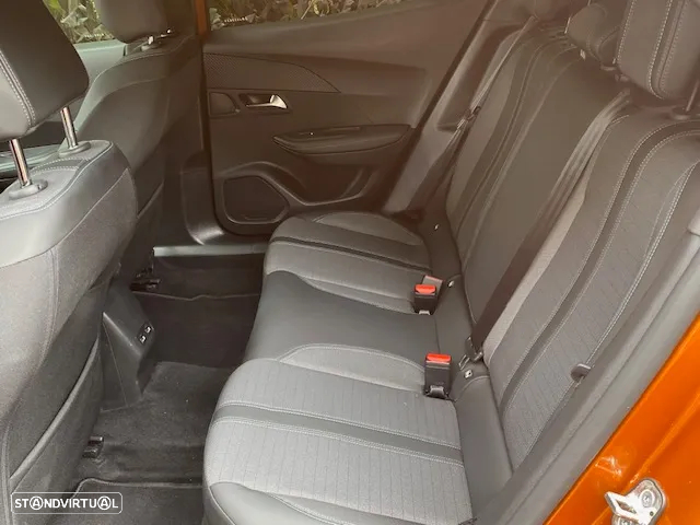 Peugeot 2008 PureTech 130 EAT8 Allure - 13