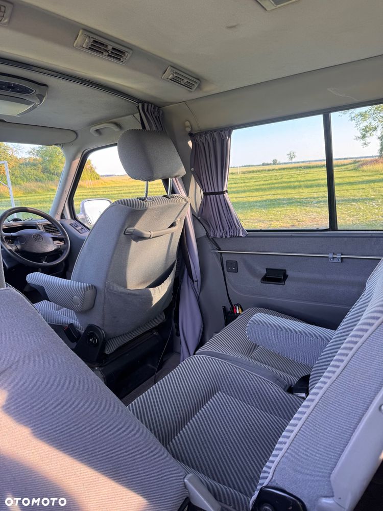 Volkswagen Caravelle Basis / CL - 14