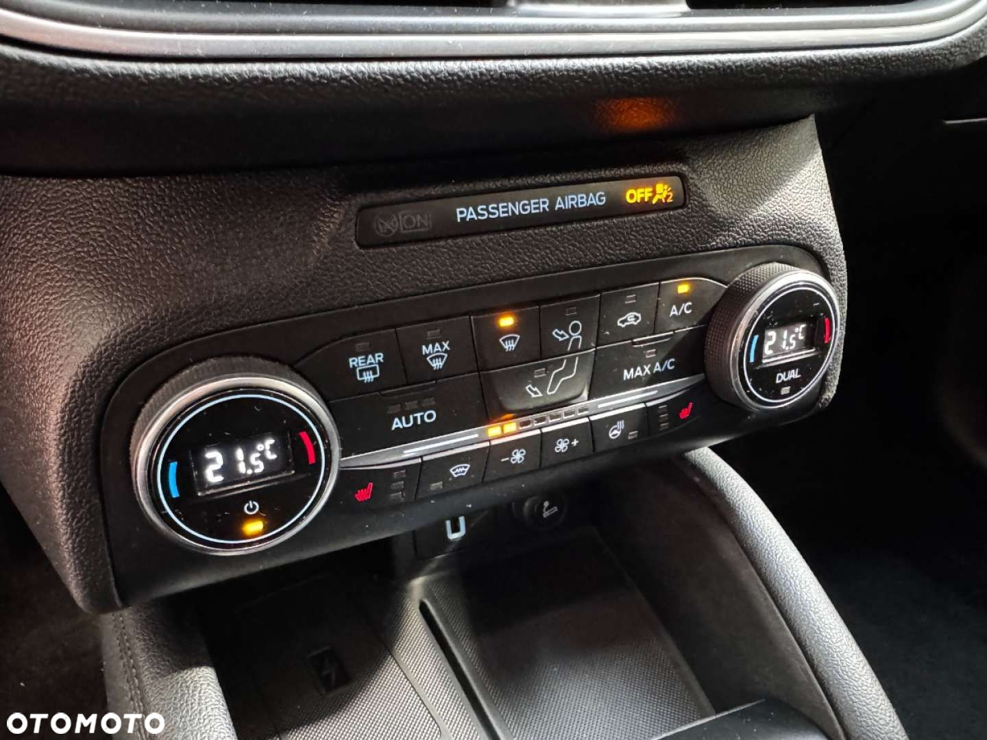 Ford Focus - 34