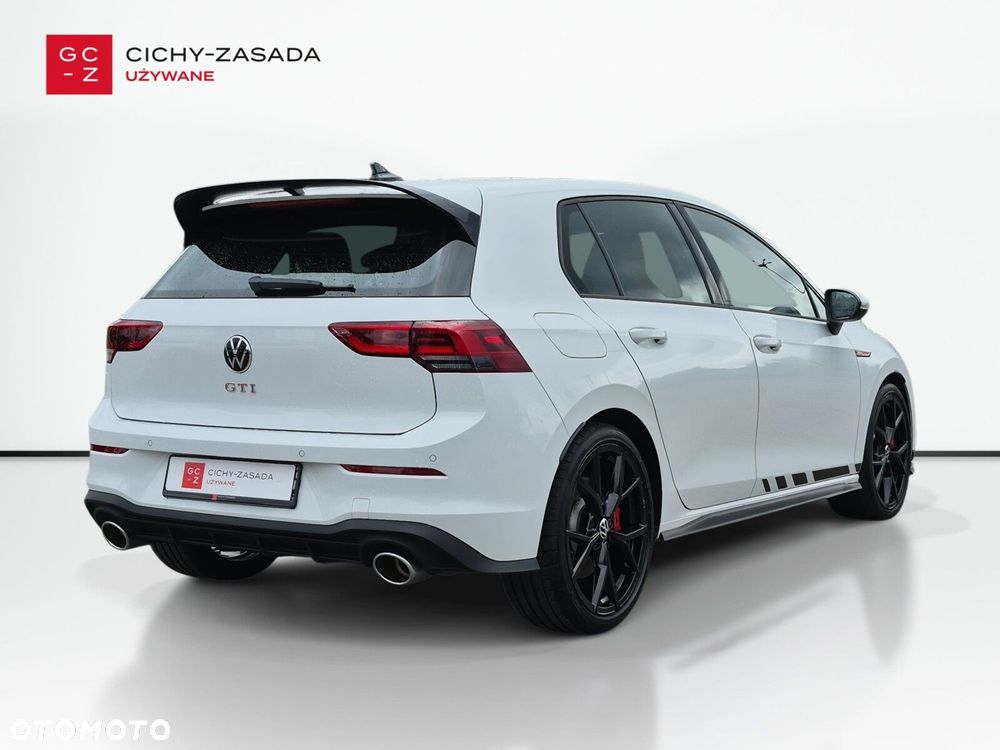 Volkswagen Golf - 5