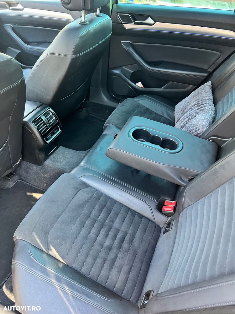 Volkswagen Passat - 12