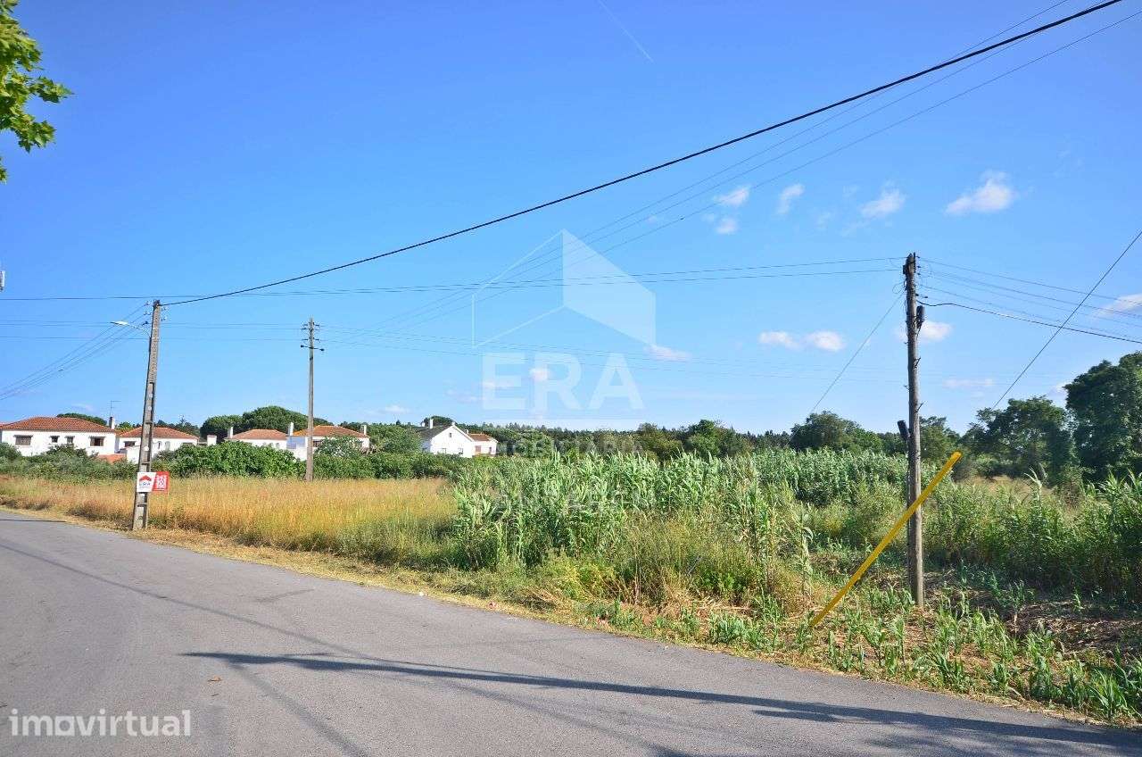Terreno com 11.400 m2 - Grande imagem: 2/7