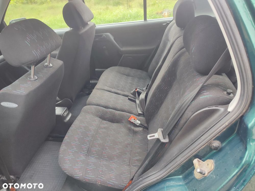 Volkswagen Golf - 11