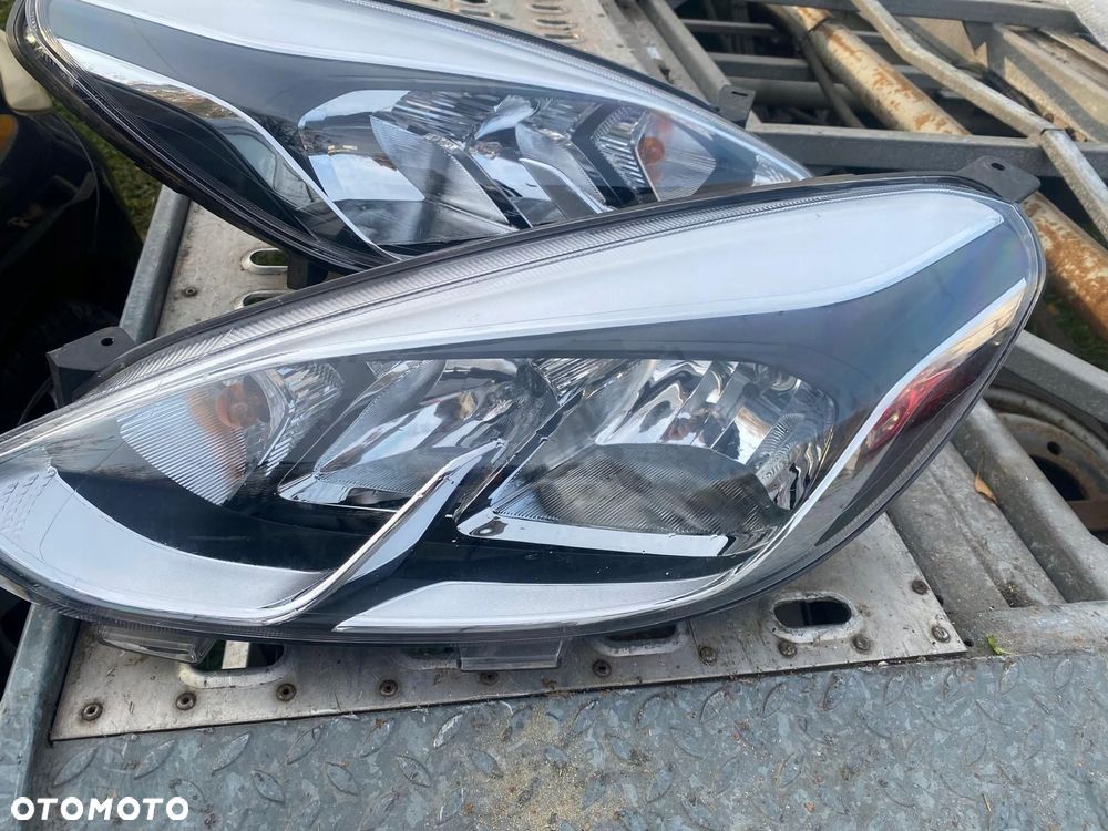 lampa przednia ford fiesta mk8 h1bb-13w030-ae h1bb13w029-aj komplet - 1