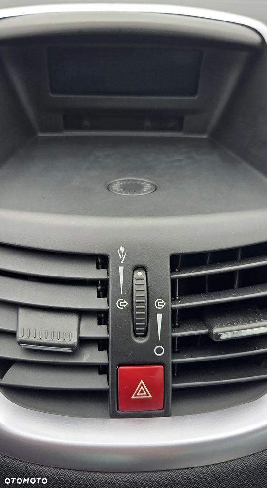 Peugeot 207 CC - 11