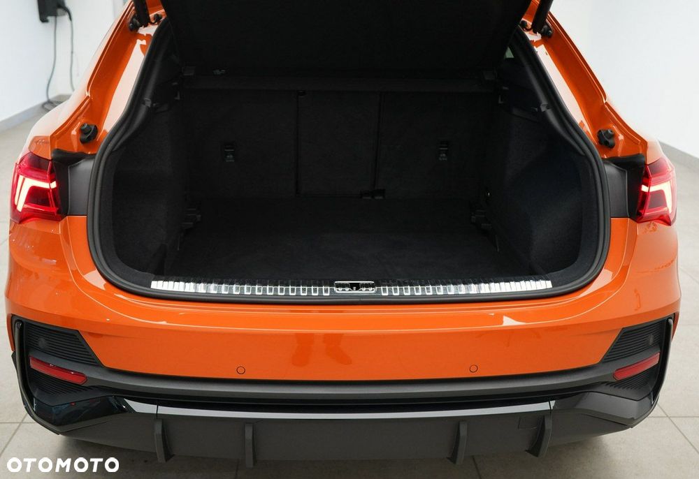 Audi Q3 Sportback - 13