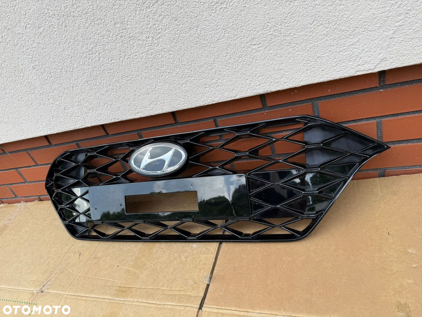Hyundai i20 III 2019- grill polysk szklany znaczek pod radar - 5