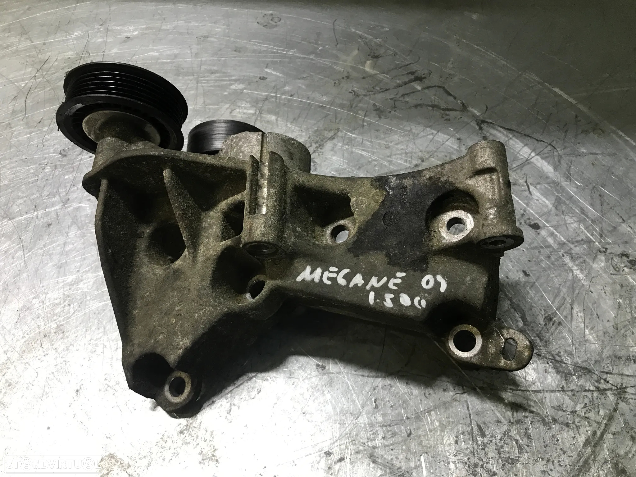 APOIO / SUPORTE DO ALTERNADOR RENAULT MEGANE III / CLIO / KANGOO 1.5DCI 8200663057 - 2