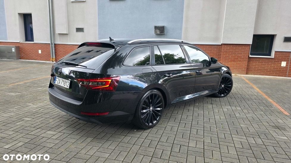 Skoda Superb 2.0 TDI Sportline DSG - 12