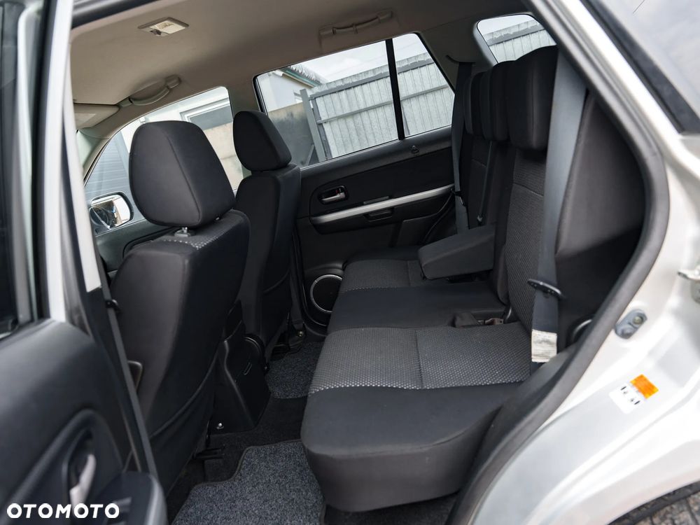 Suzuki Grand Vitara 2.0 Comfort Limited - 14