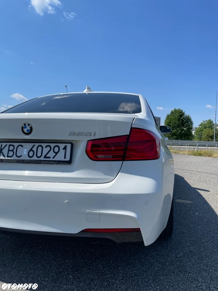 BMW Seria 3 320i xDrive - 6