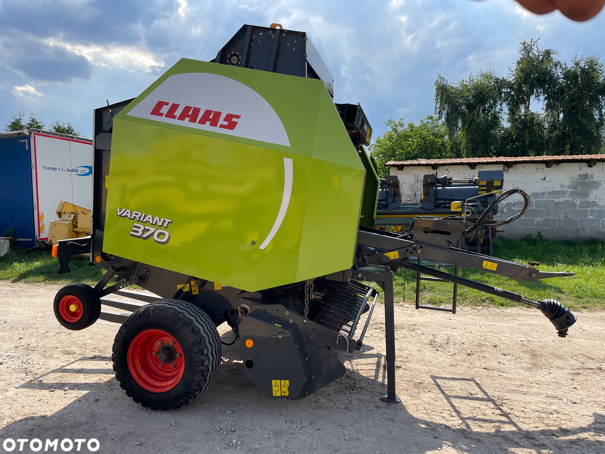 Claas Variant 370 - 4