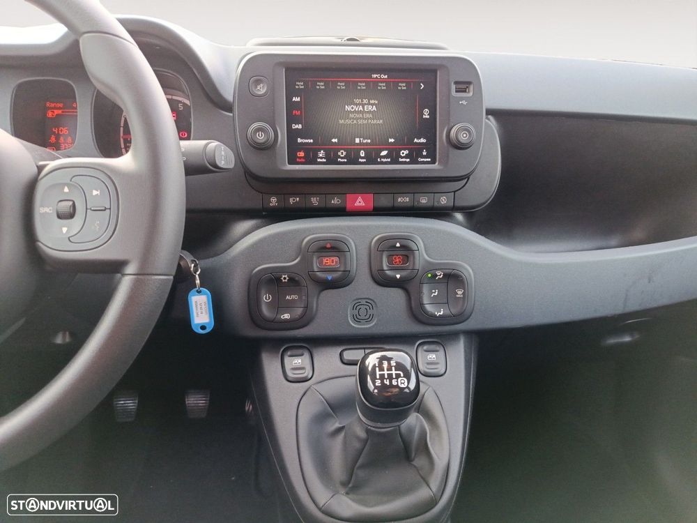 Fiat Panda 1.0 Hybrid City Cross — fotografia 11