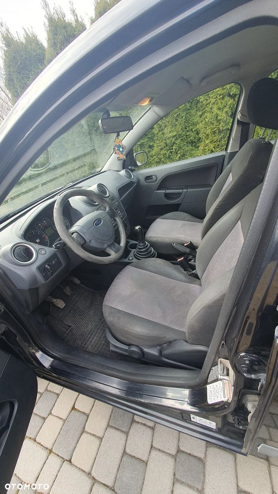 Ford Fiesta - 5