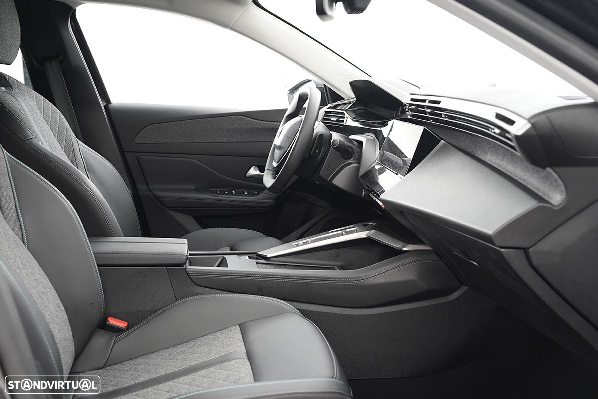 Peugeot 408 1.2 PureTech Allure EAT8 - 23