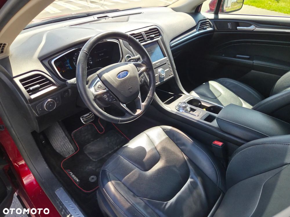 Ford Fusion - 12