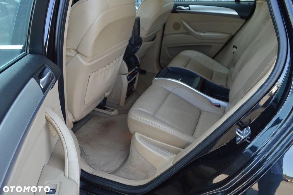 BMW X6 50i xDrive - 11