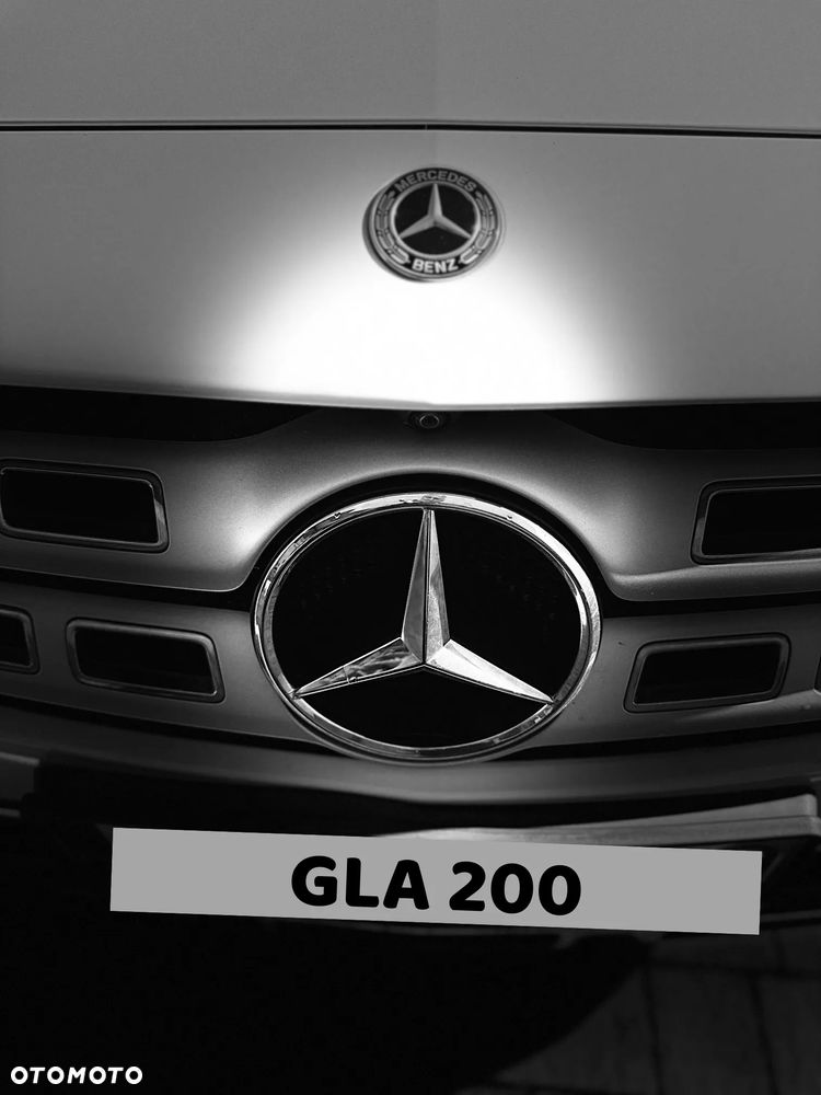 Mercedes-Benz GLA - 10