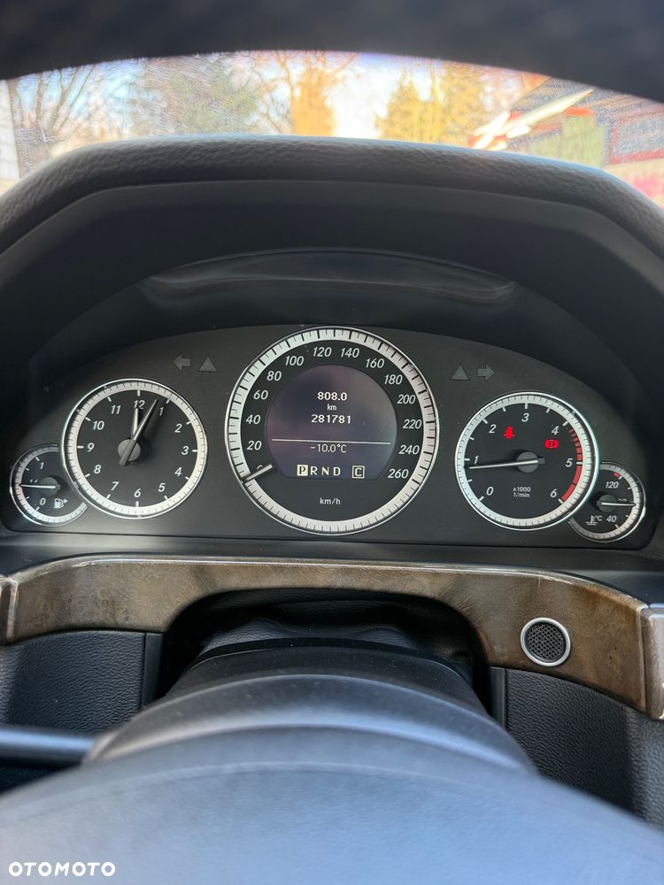 Mercedes-Benz Klasa E 220 CDI DPF BlueEFFICIENCY Automatik Elegance - 14