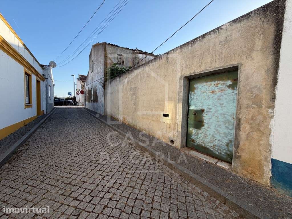 Moradia para Reabilitação Total no Centro da Vila de Cuba - Grande imagem: 3/22