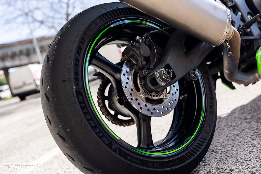 Kawasaki ZX ZX10R - 14