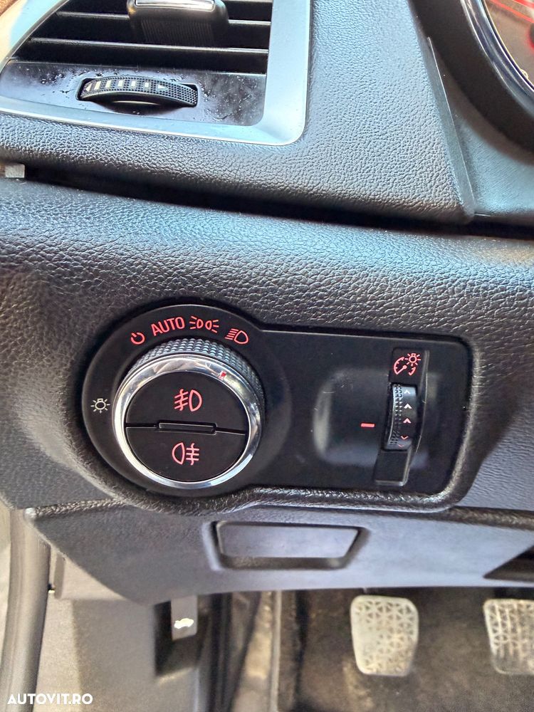 Opel Astra 1.6 D (CDTI DPF ecoFLEX) Start/Stop Excellence - 18