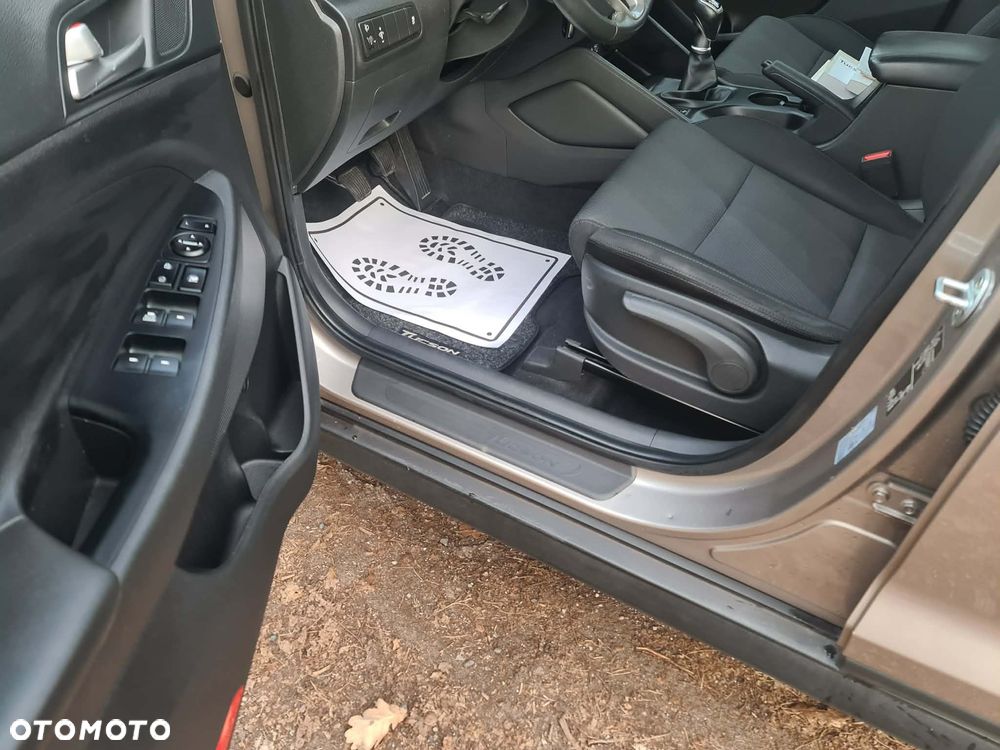 Hyundai Tucson blue 1.6 GDi 2WD Navi - 16