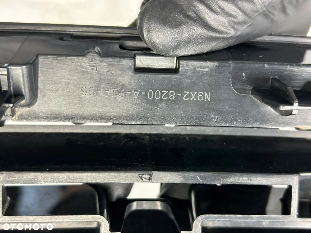 RANGE ROVER SPORT III L461 22- GRILL ATRAPA CHŁODNICY ZNACZEK ORYGINAŁ - 23