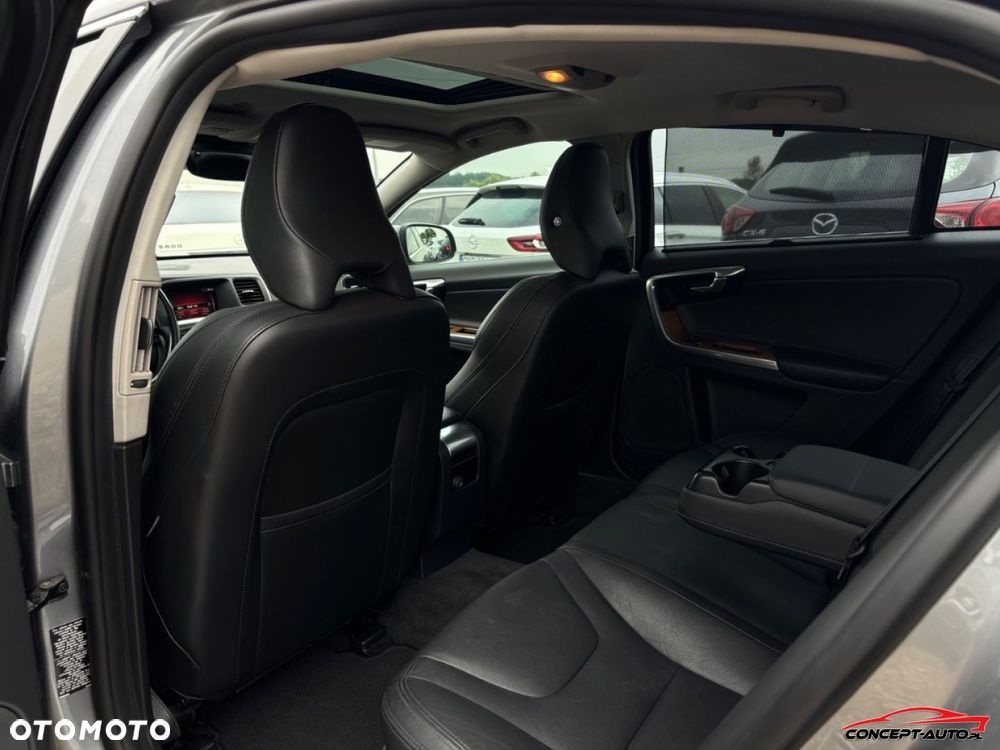 Volvo S60 - 25