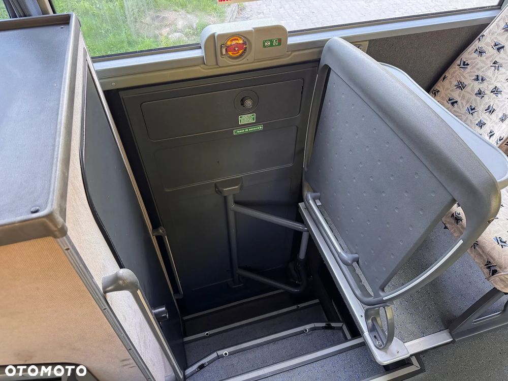 Mercedes-Benz TOURISMO 16 RHD - 14